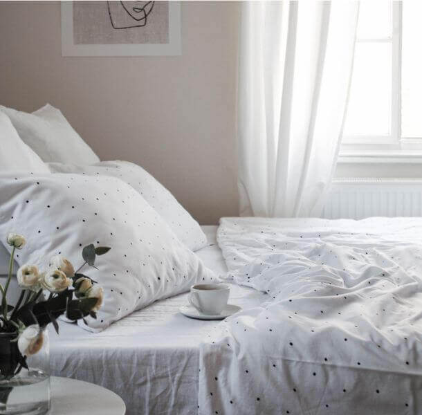 bombažna posteljnina črne pikice - ooh noo - maremico.si