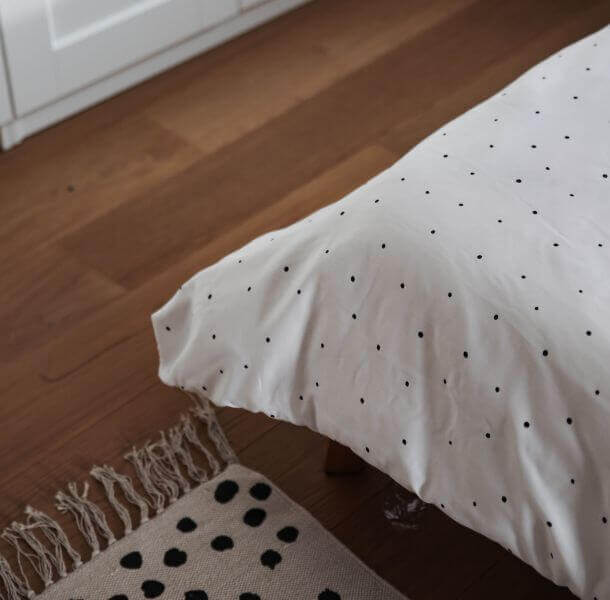 bombažna posteljnina črne pikice - ooh noo - maremico.si